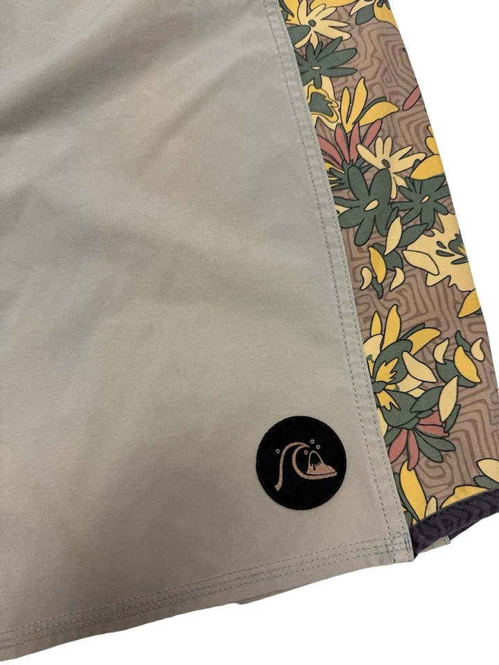 Pantalones cortos de natación Quiksilver Highline para hombre con cordón cintura crema floral talla 38 Foto 4 de 4