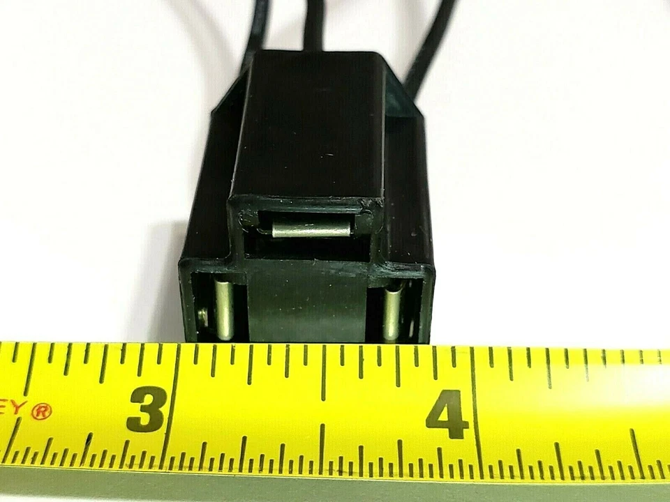 Enchufe de cableado de bombilla de luz principal sellado haz bajo/alto 3 clavijas GM GMC D66 Foto 3 de 4