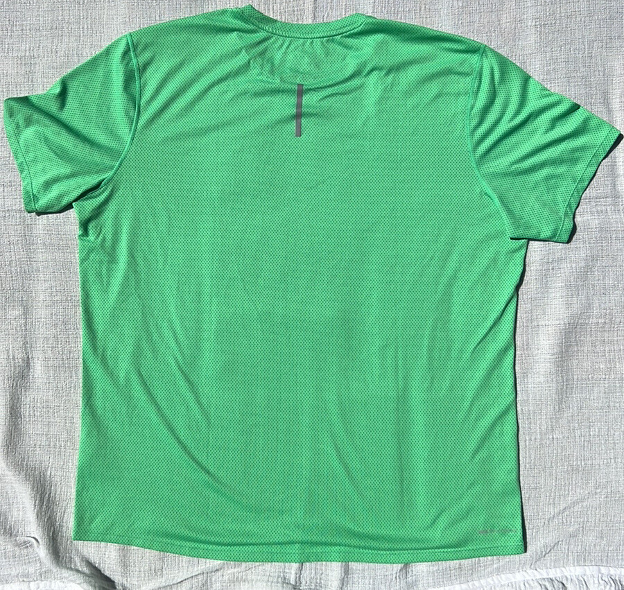 Nike Zonal Cooling Relay Graphic Men's Short-Sleeve Running