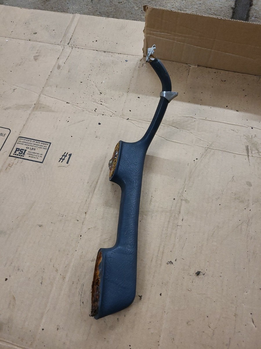 Poignée De Porte Extérieure Arrière Droite Pour Mercedes W115 /8 220 - Occasion - Pièce D'origine