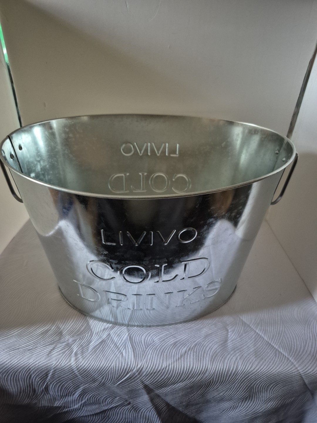 Livivo Galvanised Steel 24L Drinks Ice Cool Bucket with Handles For Gatherings