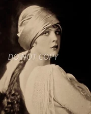 Flapper Girl - Ziegfeld Follies 8X10 PUBLICITY PHOTO Vintage 1920s glamour