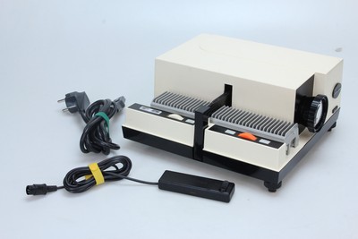 Projecteur De Diapositives PRETINOX 724 A – Pour Pièces Ou Réparation – Lampe OSRAM