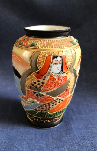 vintage Japanese vase - Picture 2 of 6