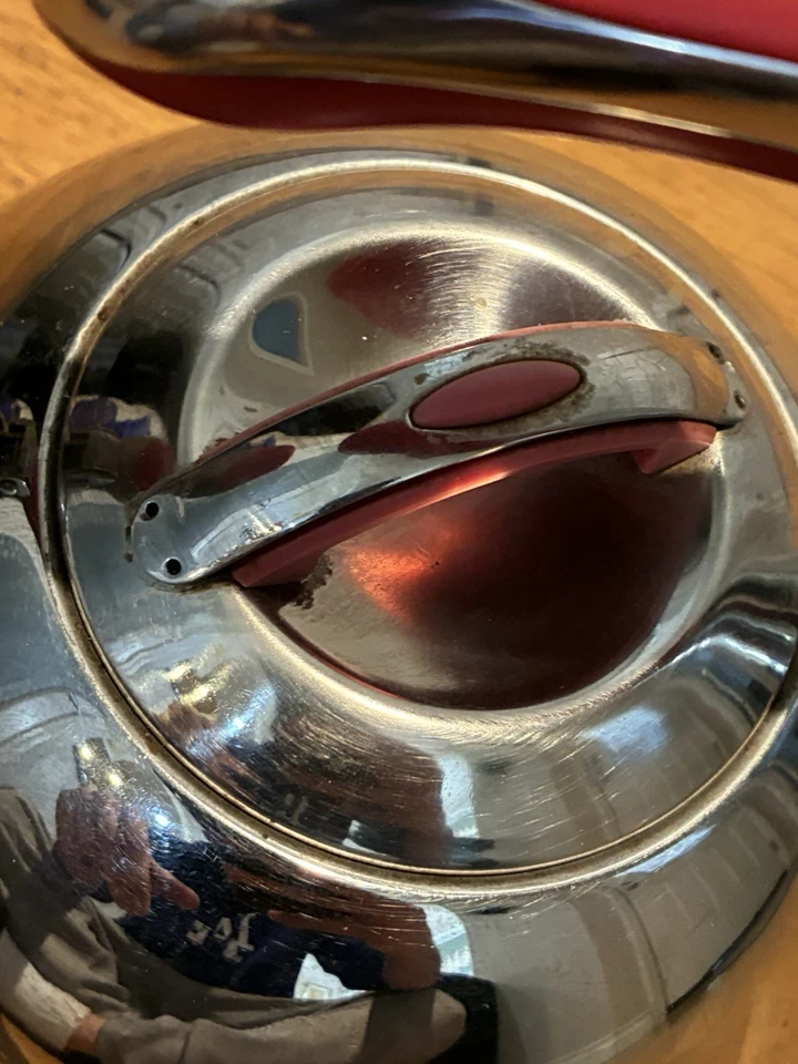 Professional Quality 2.9 Qt /2.7 L Whistling Tea Kettle Stovetop Stainless Steel - Image 4 of 4