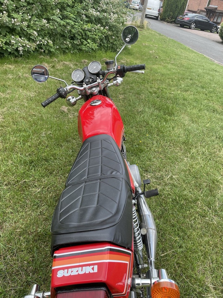 Suzuki GT250 E Linksschaltgetriebe - X7 Lenkersteuerung B6-02