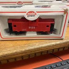 Model Power HO 9125 - Red Wide Vision Safety  Caboose  NEW IN BOX
