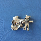 Asian  Man Pulling Rickshaw Pin Brooch Gold Toned — photo 3