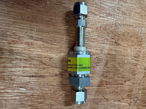 HSME AEU-4-SS DIELECTRIC UNION EQUAL TO SWAGELOK SS-4-DE-6