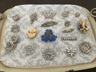 Vintage costume jewelry brooch lot- 18 pieces