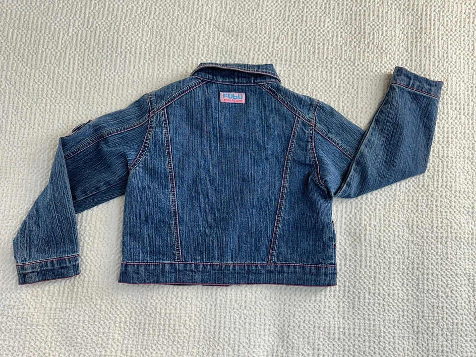 Chaqueta Vaquera Azul Niñas Colección FUBU Talla 6 Anillo en Bolsillo Brazo Falta Botón Foto 2 de 4
