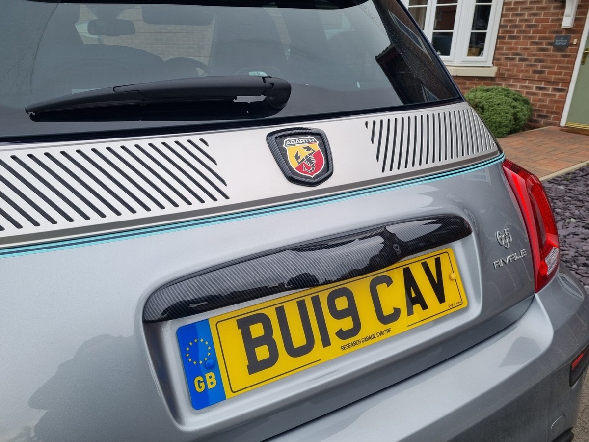 Italfodere Paar Voorstoelhoezen compatibel met Fiat 500 vanaf 2007 rood/crème