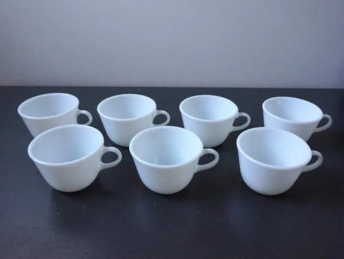 Pyrex White Milkglass Coffee Mugs Tea Cups Vintage Set of 7 **READ