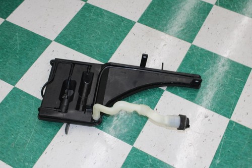 Maserati Ghibli 2014-2024 Front Washer fluid Photo - $108