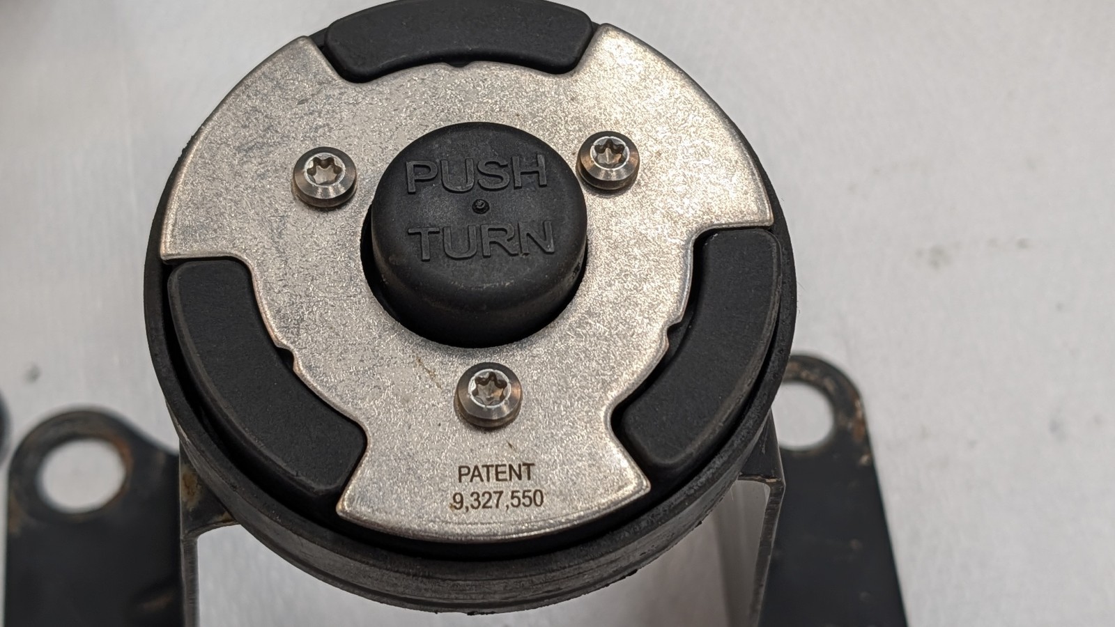 4 PACK WCL-210-FX2 559 FlowBelow Wheel Cover Aerodynamic Push & Turn Latch 5/8