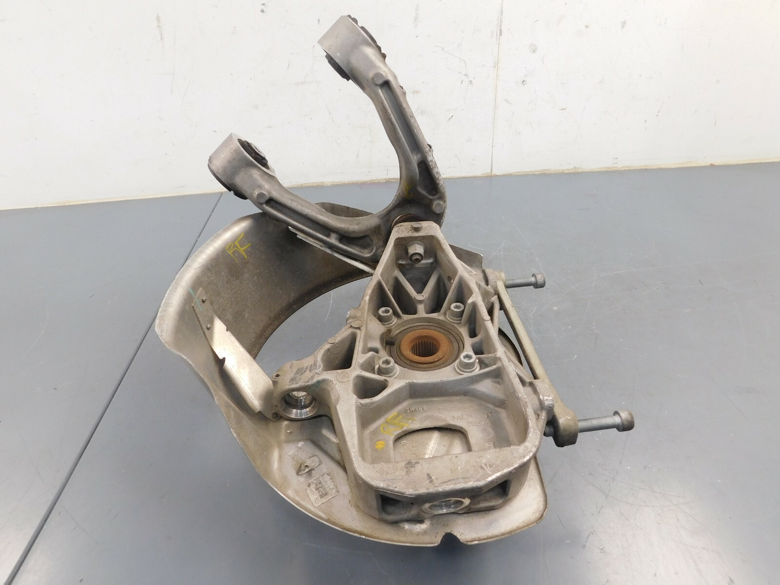 2015 14 - 18 Aston Martin V12 Vantage S Right Front Hub Assembly #1954 C4