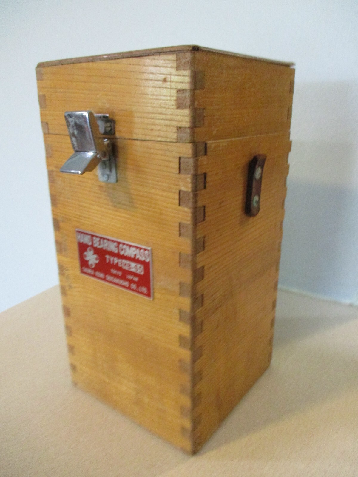 BONNIE  LAURIE MANHASSET BAY HAND BEARING COMPASS TYPE HB-65 IN WOOD BOX CASE