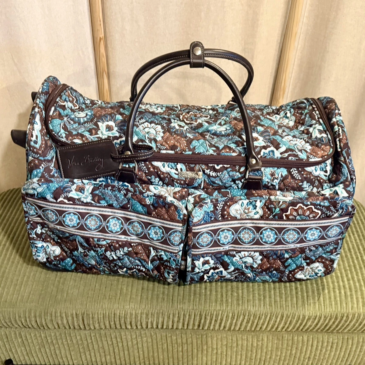 Vera Bradley 22\