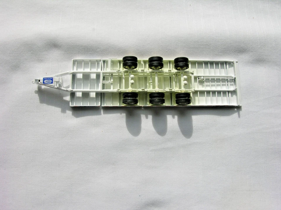 CCM Brass TrailMax TRD-54-T Tilt Bed Trailer 1/48 - Image 2 of 4