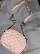 UNBRANDED BRAND OVAL QUILTED PINK CHAINED STRAP CROSS BODY PURSE NWOT