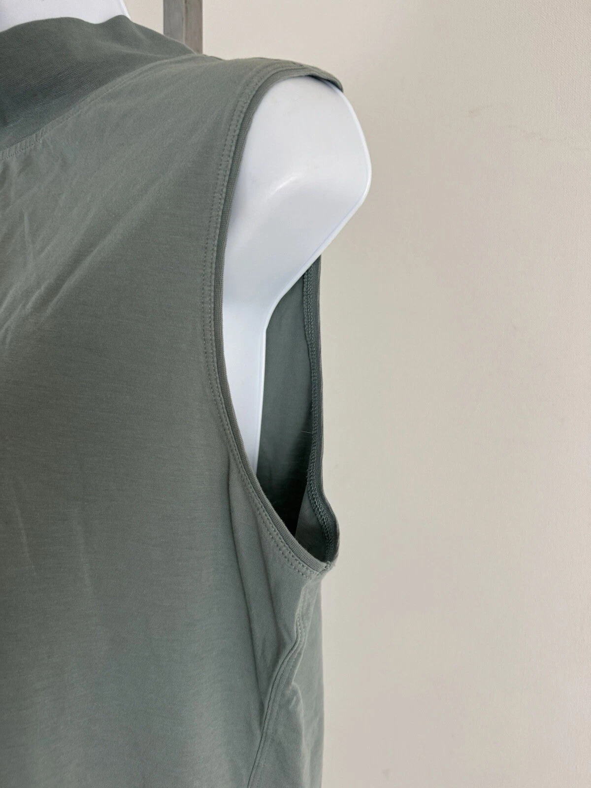 athleta sage mock neck sleeveless workout tank-top