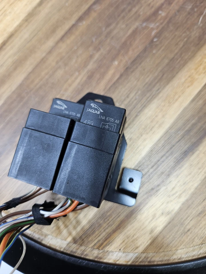 1998 1999 2000 2001-2003 JAGUAR XJ8 MICRO RELÉ JUEGO DE CONTROL P/N LNA6705AB OEM Foto 3 de 3