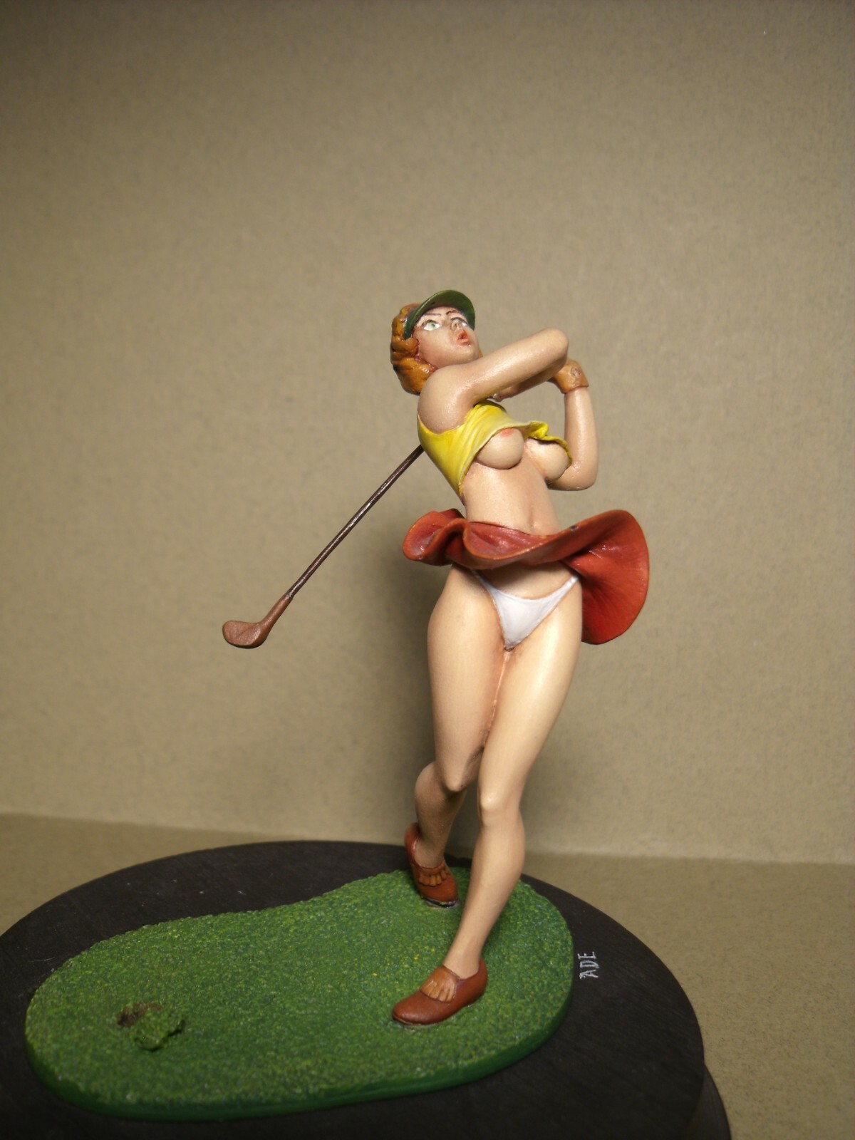 Figurine 1/18 Volkswagen Combi Girl Vroom Not Peint Schuco Norev Minichamps Figurine 1/18 Volkswagen Combi Girl Vroom Not Peint Schuco Norev Minichamps