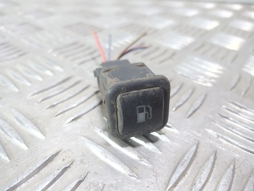 Volkswagen Bora 2002 Schalter Tankdeckel Tankklappe Tankentriegelung UST93304