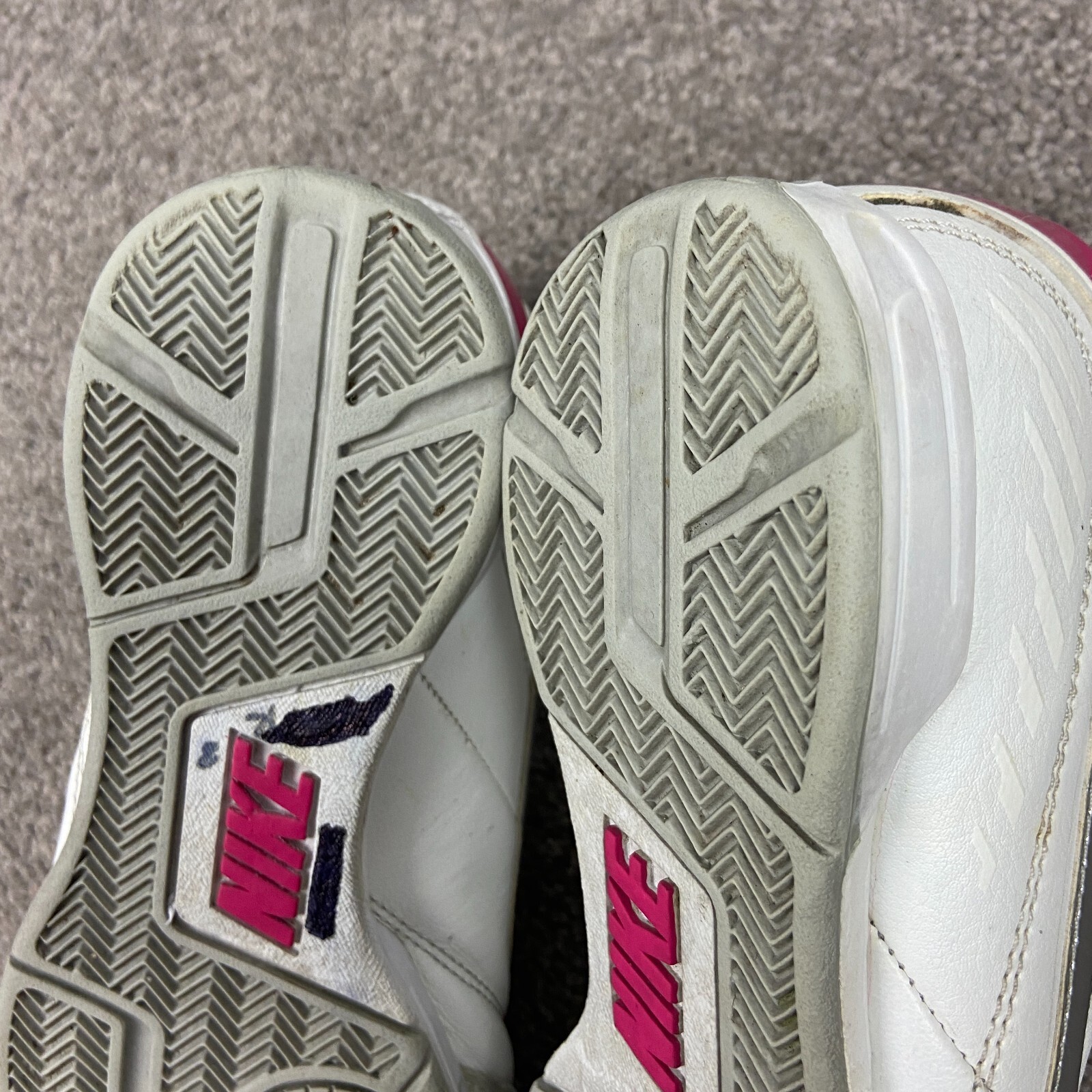 Nike Tiempo Indoor Soccer Shoes Women's Size 8 White Pink 548695160 eBay