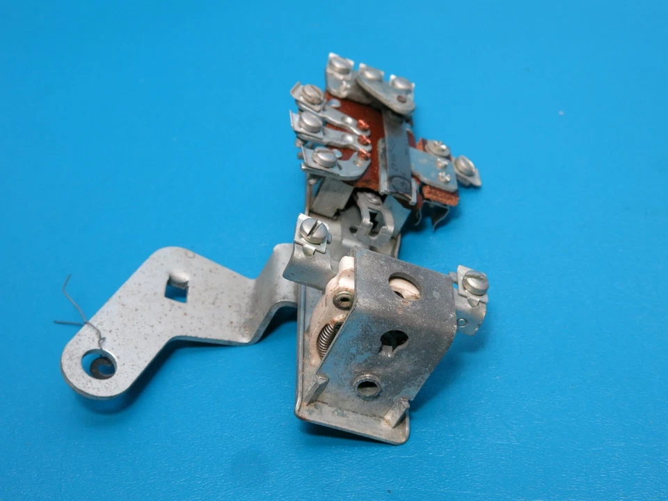 Interruptor de faros NOS GM Delco 1942-1947 Oldsmobile Series 98 6 voltios 1995025 Foto 4 de 4