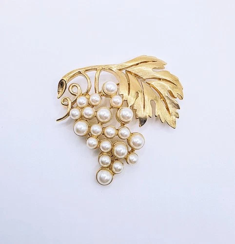 Crown Trifari Leaf Brooch Branch Faux Pearl Gold Tone Vintage Fashion Jewelry