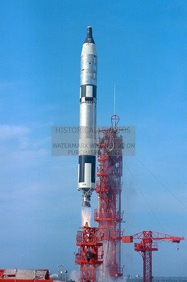 GEMINI VI ROCKET ASCENDING FROM PAD 19 DECEMBER 1965 4X6 PHOTO