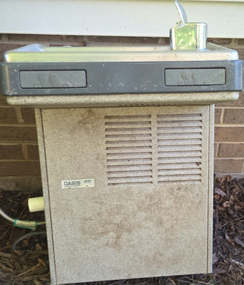 Oasis Free-Standing Outdoor Drinking Water Fountain Cooler Unit, 1 Faucet