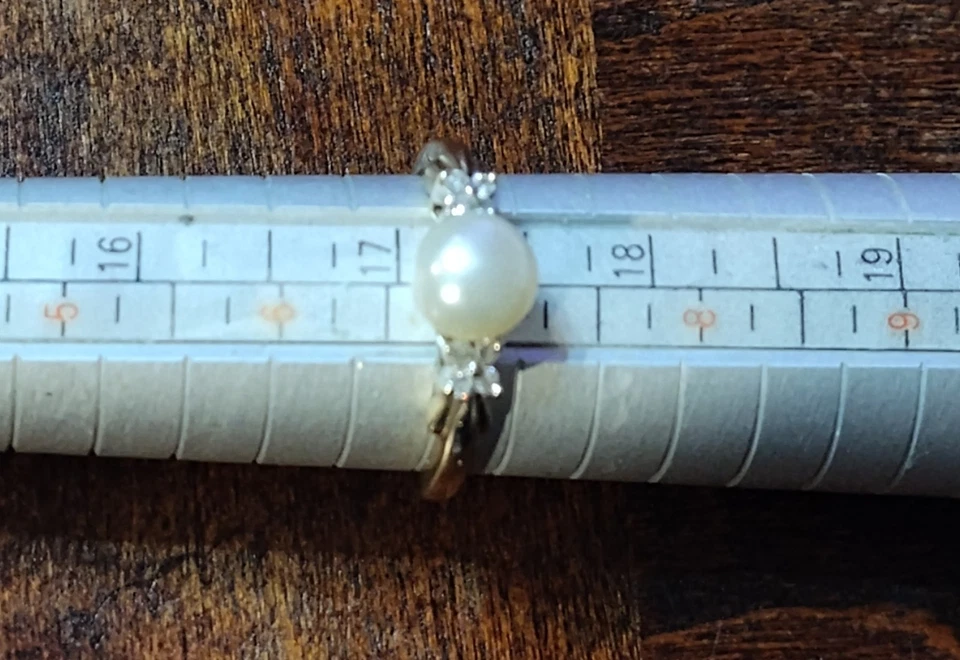 10k Yellow Gold Jewelry 6.9mm Lustrous Real Pearl with Diamonds Ring Sz 6 3/4 - Image 3 of 4