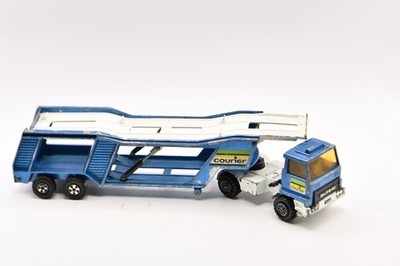 Matchbox Super Kings - K-10 Blue Courier Car Transporter Modell