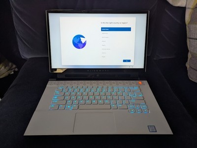 Alienware m15 R2 Gaming Laptop | i7-9750H | RTX 2070 Max-Q 8GB | 16GB RAM | Whit