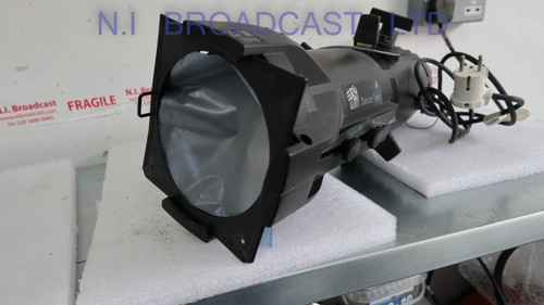1x fuente ETC cuatro jnr 575w foco (etc fuente 4 junior) con zoom 25-50 - Imagen 16 de 16
