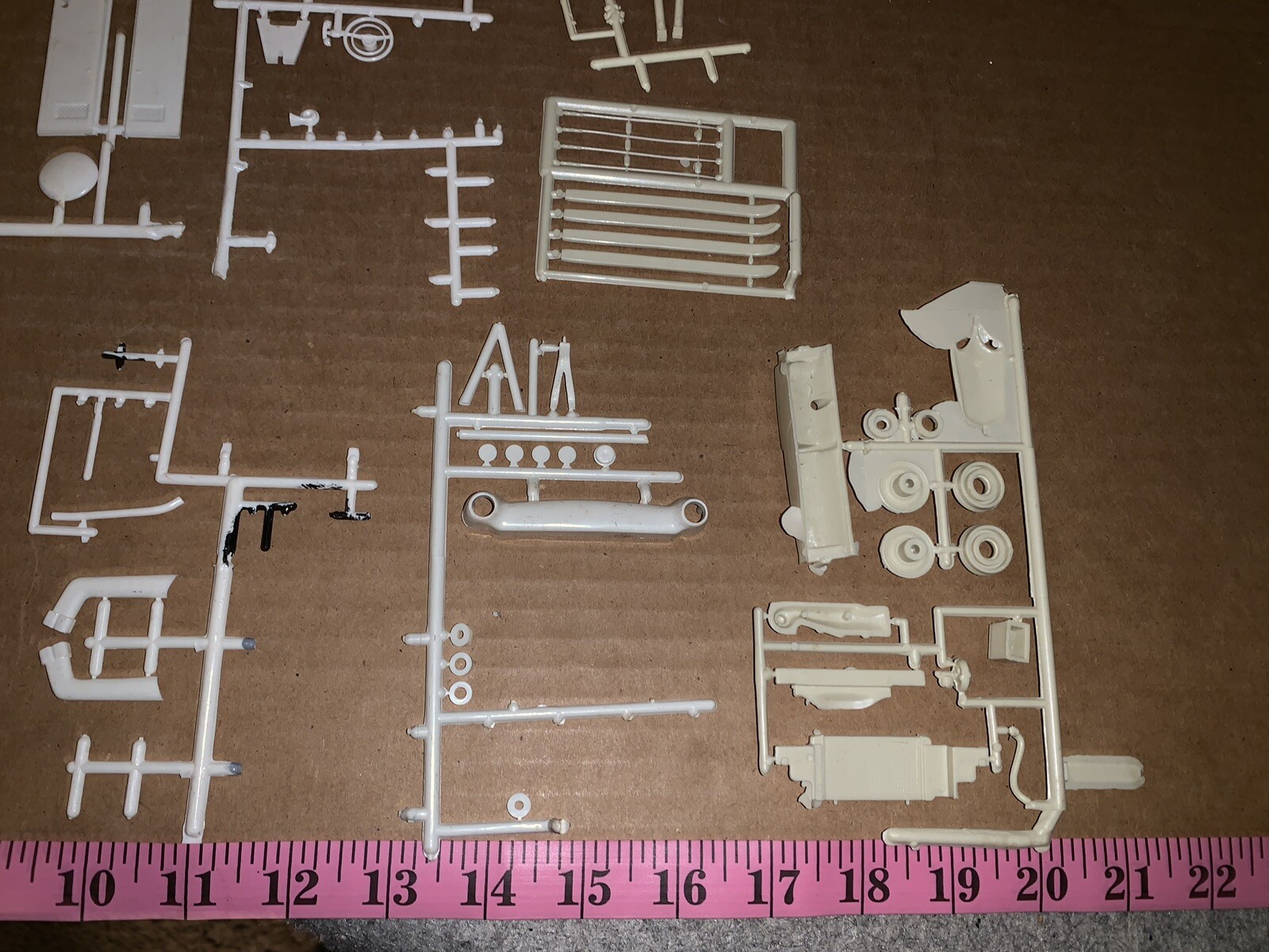 Vintage Junkyard Lot of Plastic Model Car Parts and Pieces (Lot Jy312) eBay