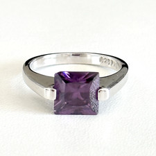 925 Sterling Silver Purple CZ Square Cut Ladies Modern Band Ring Size 7