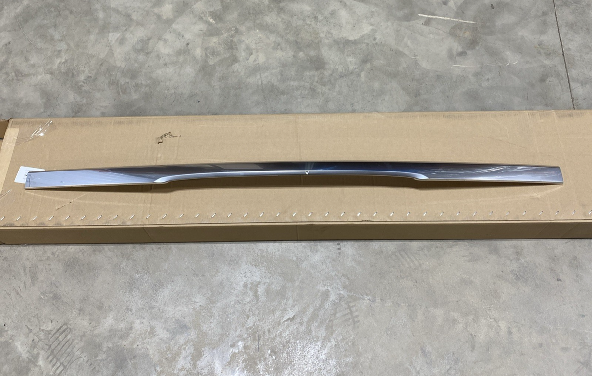 PO#14 Genuine OEM 2022-2024 Ford Expedition Liftgate Finish Trim