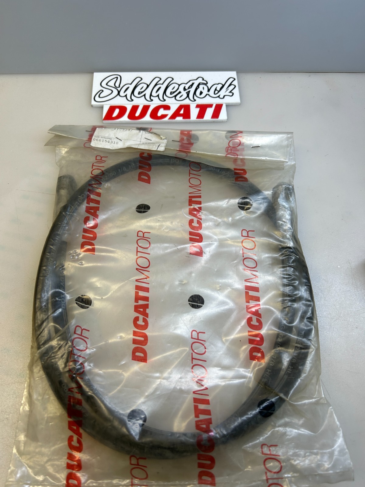 Durite embrayage Ducati pour résoudre les fuites et retrouver un passage de vitesse souple