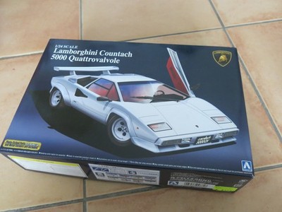 Aoshima 048818  -  1:24  LAMBORGHINI COUNTACH 5000 Quattrovalvole