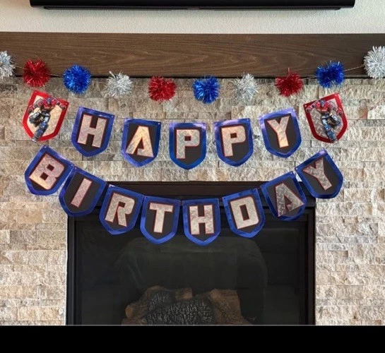 Banner de cumpleaños Transformers Rise of theBeasts y feliz cumpleaños Optimus Prime Foto 2 de 3