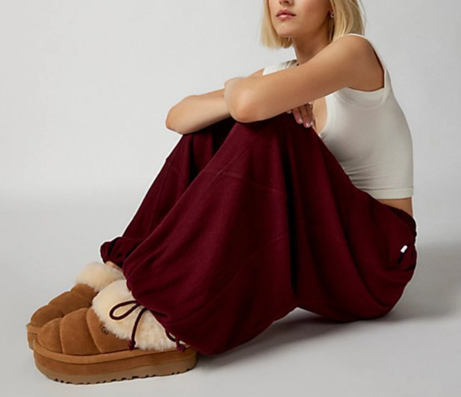 UO Out From Under Maroon Soft BouncePlush Cabot Jogger Pant Sz L
Opens in a new window or tab