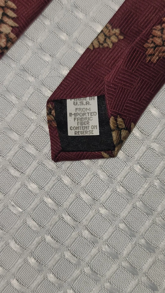 Corbata usada en excelente estado para hombre 56/3,5 REED St. James ciervo rojo/cono de pino hecha en EE. UU. 100 % poliéster Foto 4 de 4