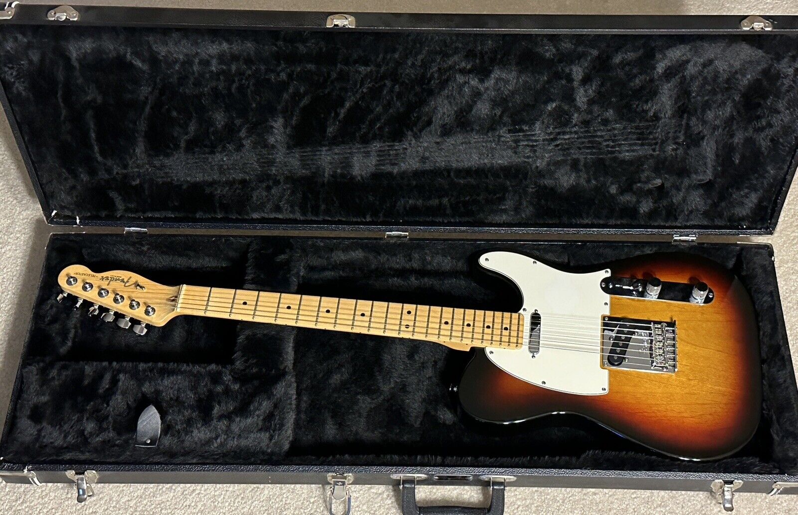 2009 Fender USA Telecaster 3 Tone Sunburst - American Standard - w/Hard Case  