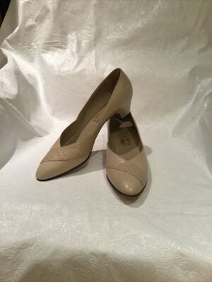 Ferragamo Men Cuoio Salvatore Ferragamo shoes display picture 1