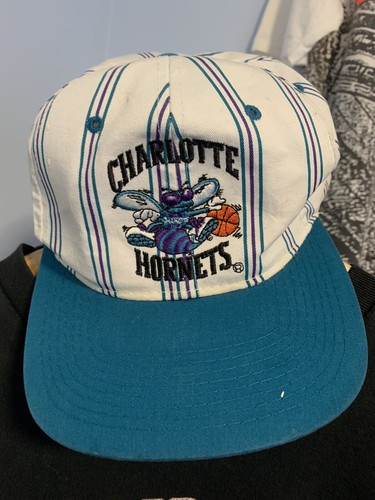 Casquette Snapback Vintage Charlotte Hornets Alonzo Mourning - Marque Starter - Rare (SKU#1)