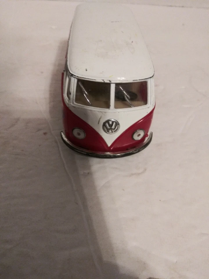 Kinsmart Diecast 1962 Volkswagen Classical Hippie Bus - Image 2 of 4