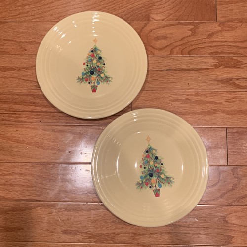 2PC HOMER LAUGHLIN FIESTA CHRISTMAS TREE PLATES LIGHT YELLOW / IVORY 9